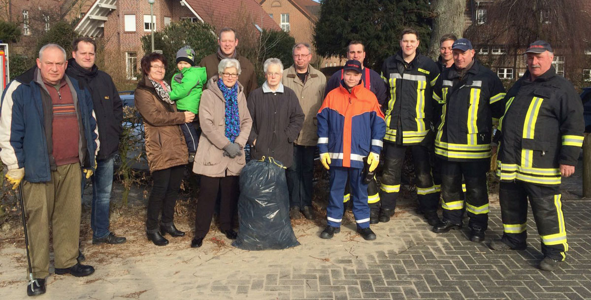 Müllsammelaktion Dülmen Hiddingsel 2016| Weniger Müll als im Vorjahr wurde von den freiwilligen Helfer in Hiddingsel gesammelt.