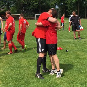 Der SV Vorwärts Hiddingsel spielt wieder Kreisliga B. Am Sonntag schlugen sie die Unionisten aus Lüdinghausen mit 5:2. Somit wurden sie am Ende sicher und verdient Meister der Kreisliga C.