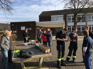 Sauberes Dülmen - Einige Hiddingseler und Hiddingselerinnen machten sich auf dem Weg um das Dorf von Unrat zu befreien.