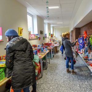 Sehr gut besuchter Second Hand Markt in der St. Georg Grundschule Hiddingsel.