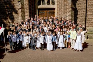 23 Kinder aus der Gemeinde St. Georg Hiddingsel empfingen die Erste Heilige Kommunion 2018