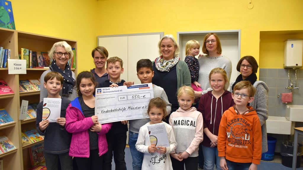 Kinder sammelten für die Kinderkrebshilfe in Münster. Die Kinder der Grundschule St. Georg und dem Kindergarten St. Georg machten aus Äpfeln Geld...