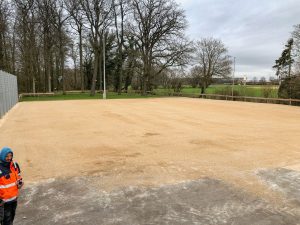 Sieht aus wie am Schützenstrand - im Hintergrund die Schießstange.