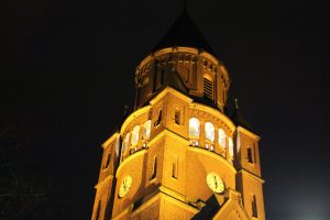 Adventsbeleuchtung der Kirche in Hiddingsel